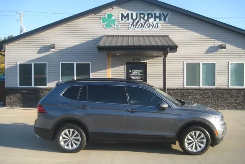 2019 Volkswagen Tiguan SEL R-Line photo 1