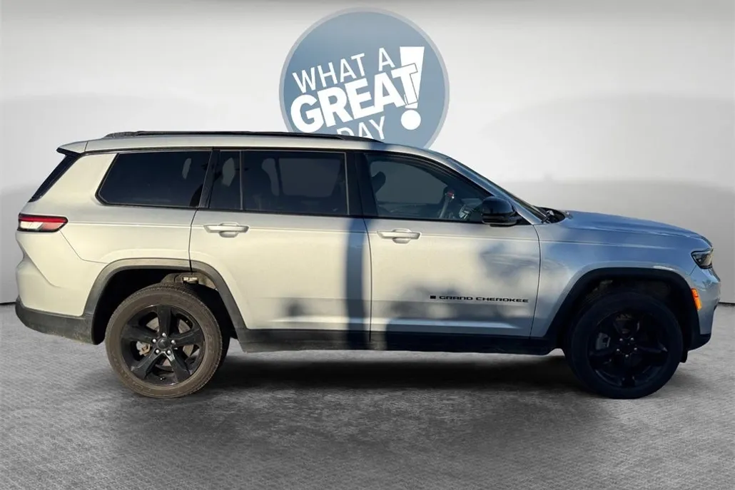 2023 Jeep Grand Cherokee Altitude photo 1