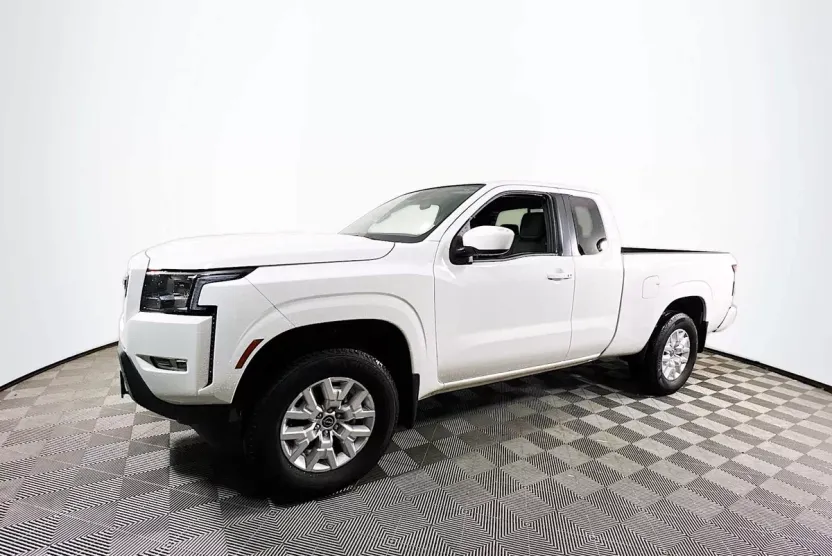2024 Nissan Frontier SV photo 1