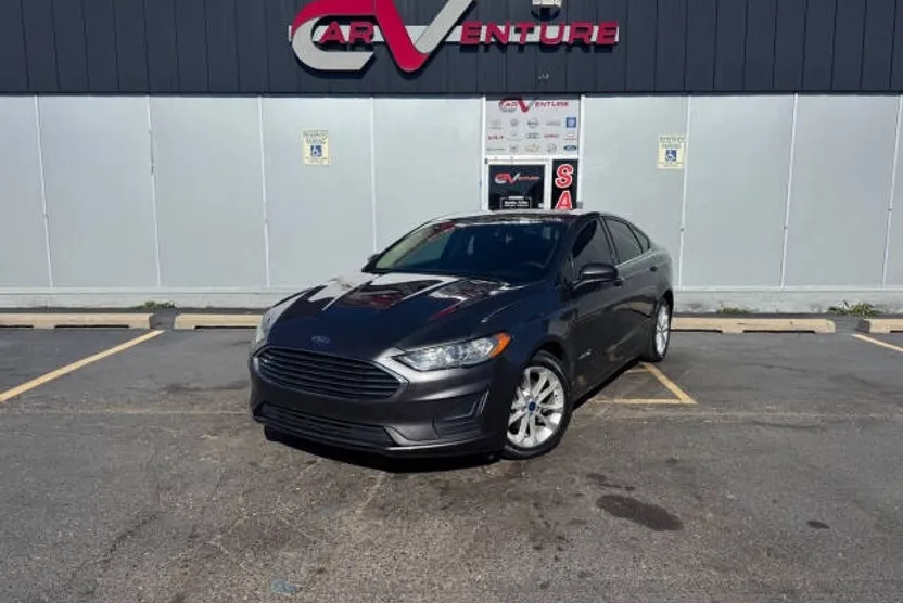 2019 Ford Fusion SE Hybrid photo 1