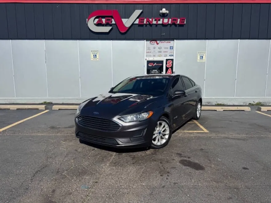 2019 Ford Fusion SE Hybrid photo 1