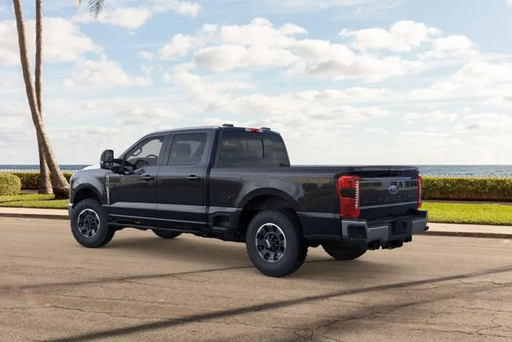 2025 Ford F-250 Lariat Tremor photo 1