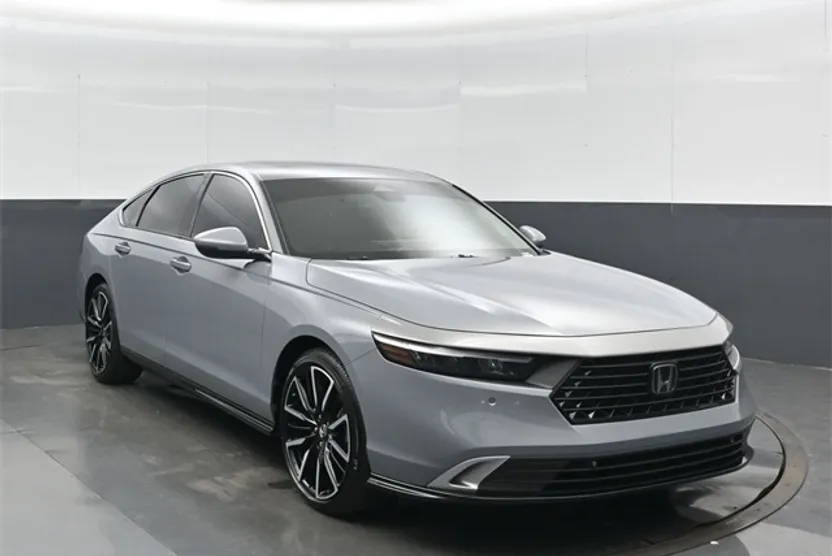 2024 Honda Accord Hybrid Touring photo 1