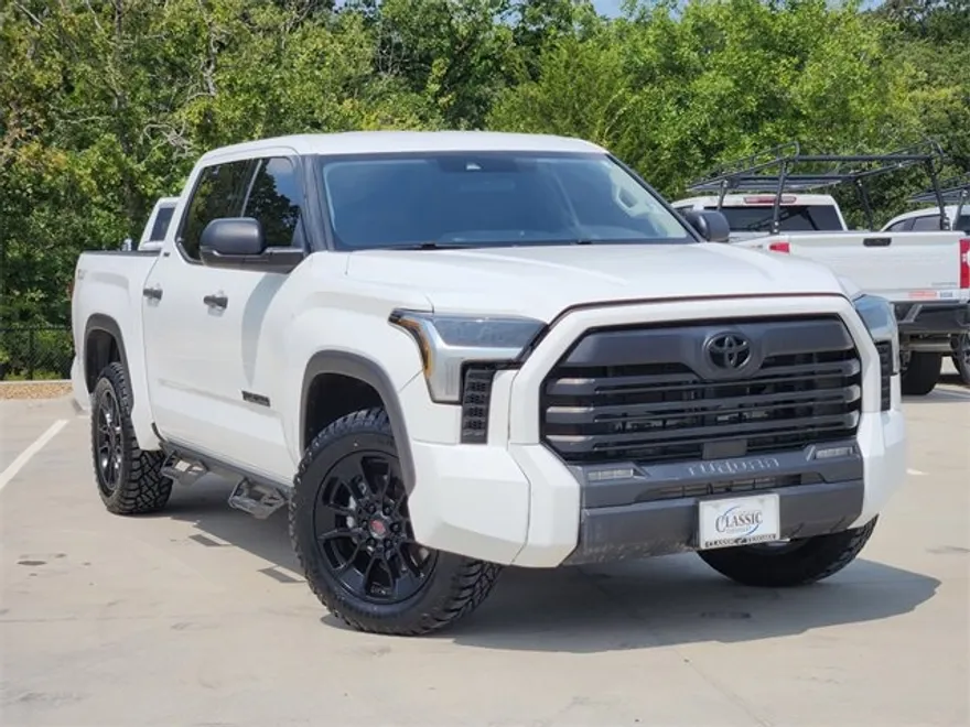2023 Toyota Tundra SR5 photo 1