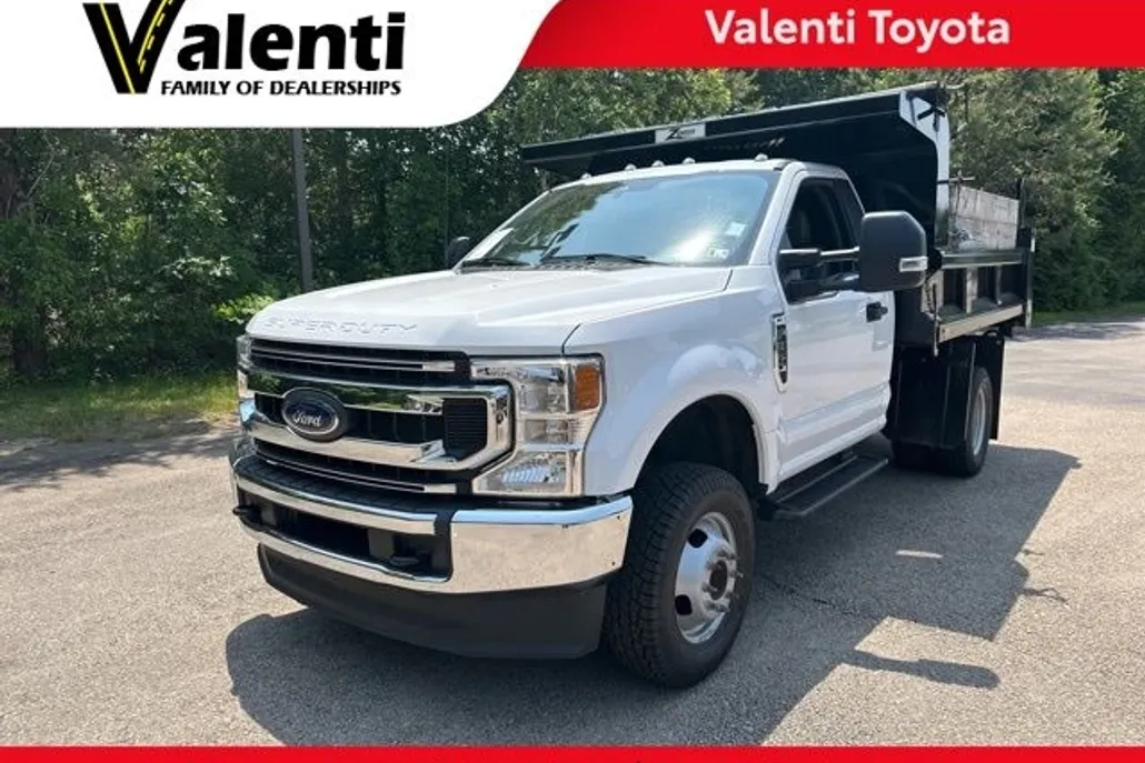 2022 Ford F-350 XL photo 1