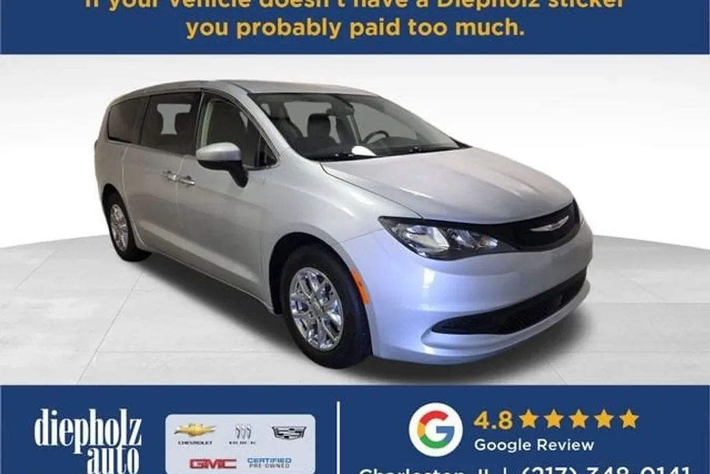2022 Chrysler Voyager LX photo 1