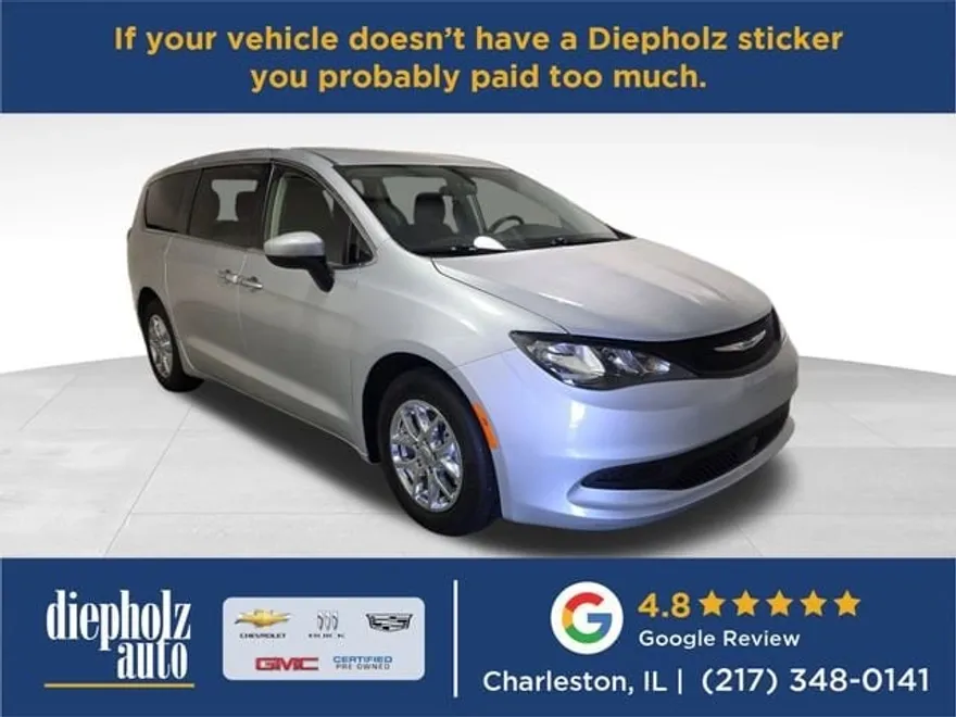 2022 Chrysler Voyager LX photo 1