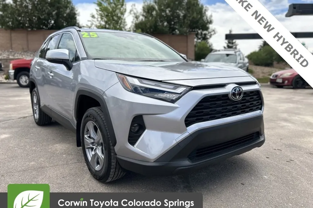 2025 Toyota RAV4 Hybrid XLE photo 1