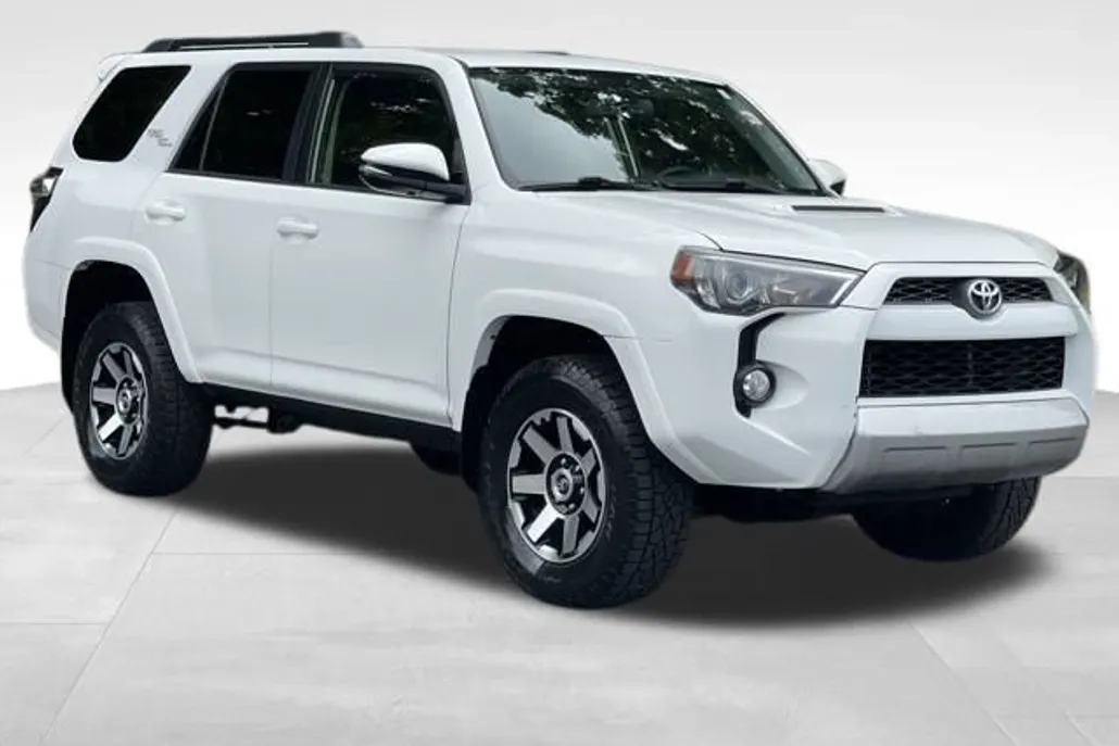 2019 Toyota 4Runner TRD Off-Road photo 1
