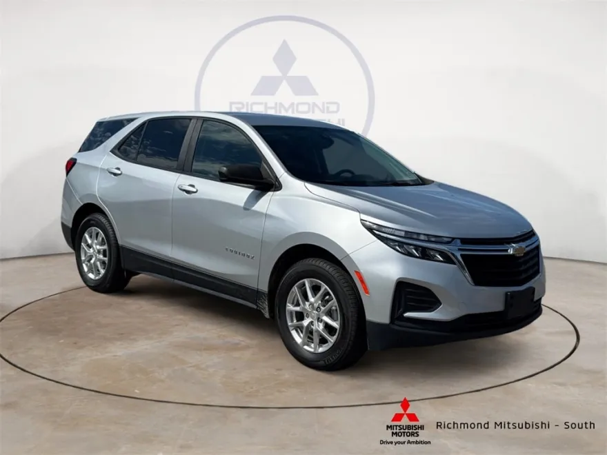 2022 Chevrolet Equinox LS photo 1
