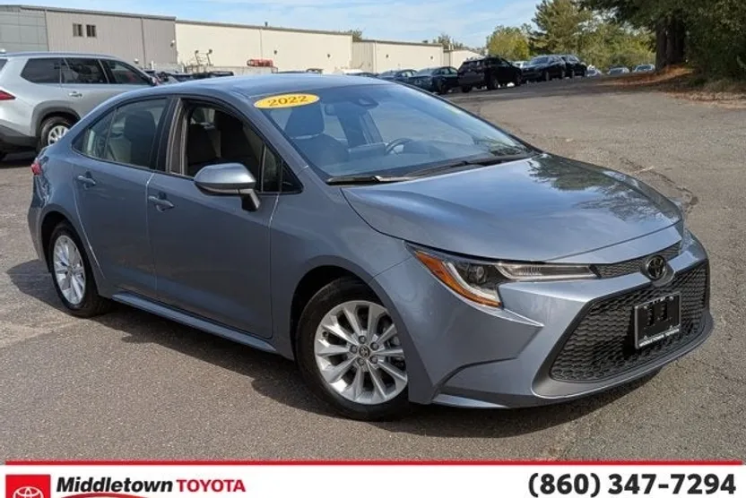 2022 Toyota Corolla LE Premium photo 1