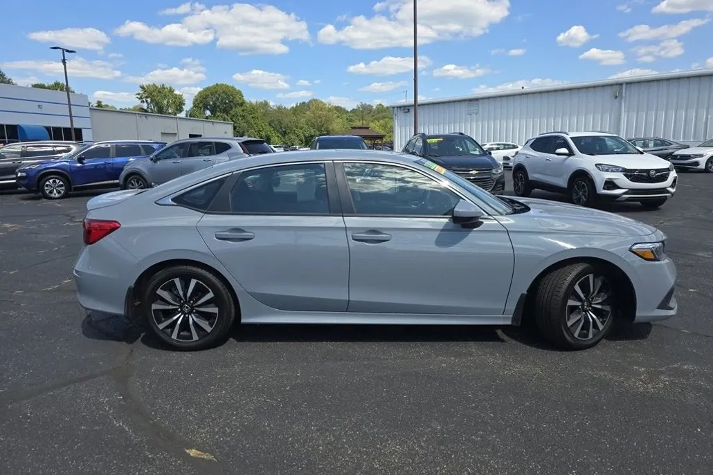 2023 Honda Civic EX photo 1