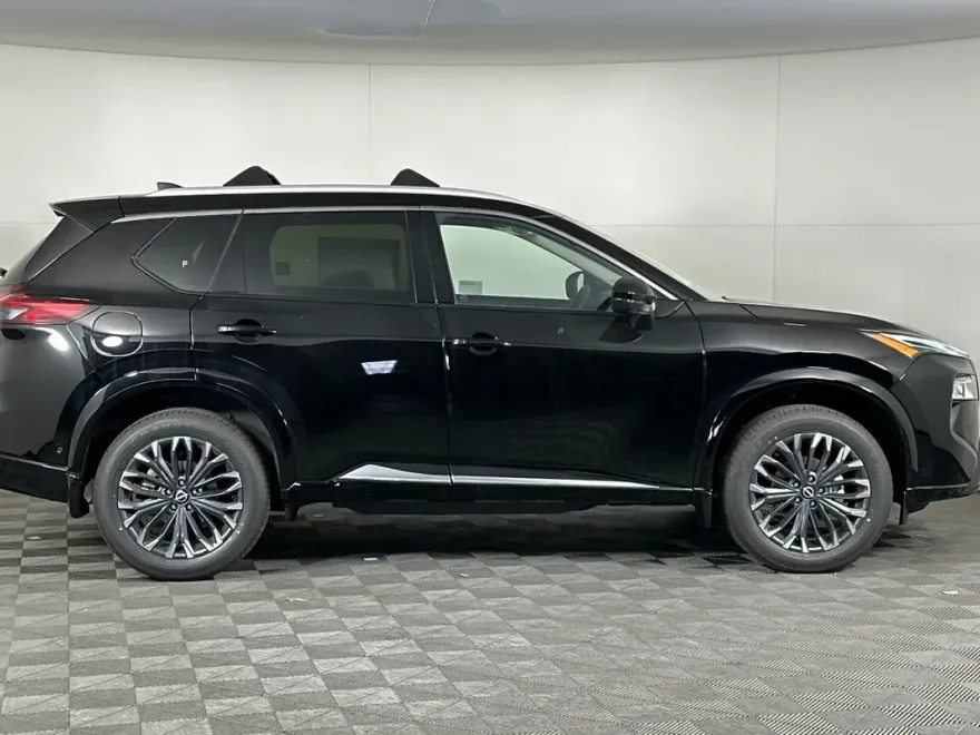 2025 Nissan Rogue Platinum photo 1
