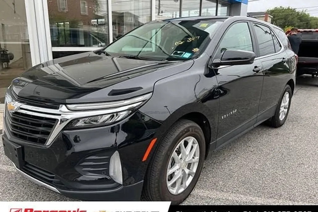 2022 Chevrolet Equinox LT photo 1