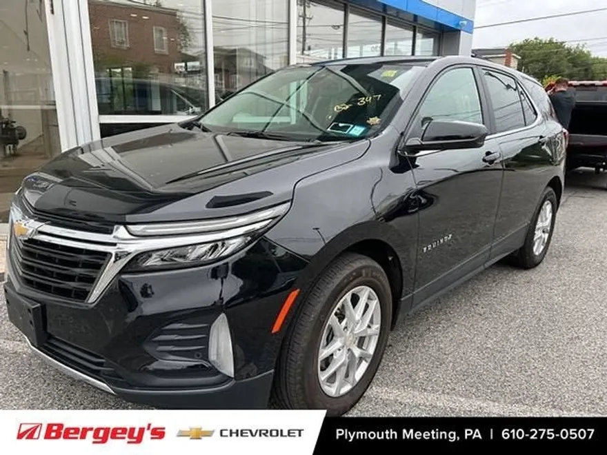 2022 Chevrolet Equinox LT photo 1