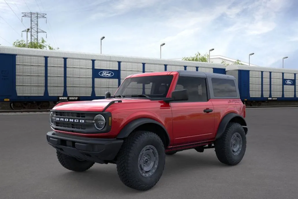 2025 Ford Bronco Base photo 1