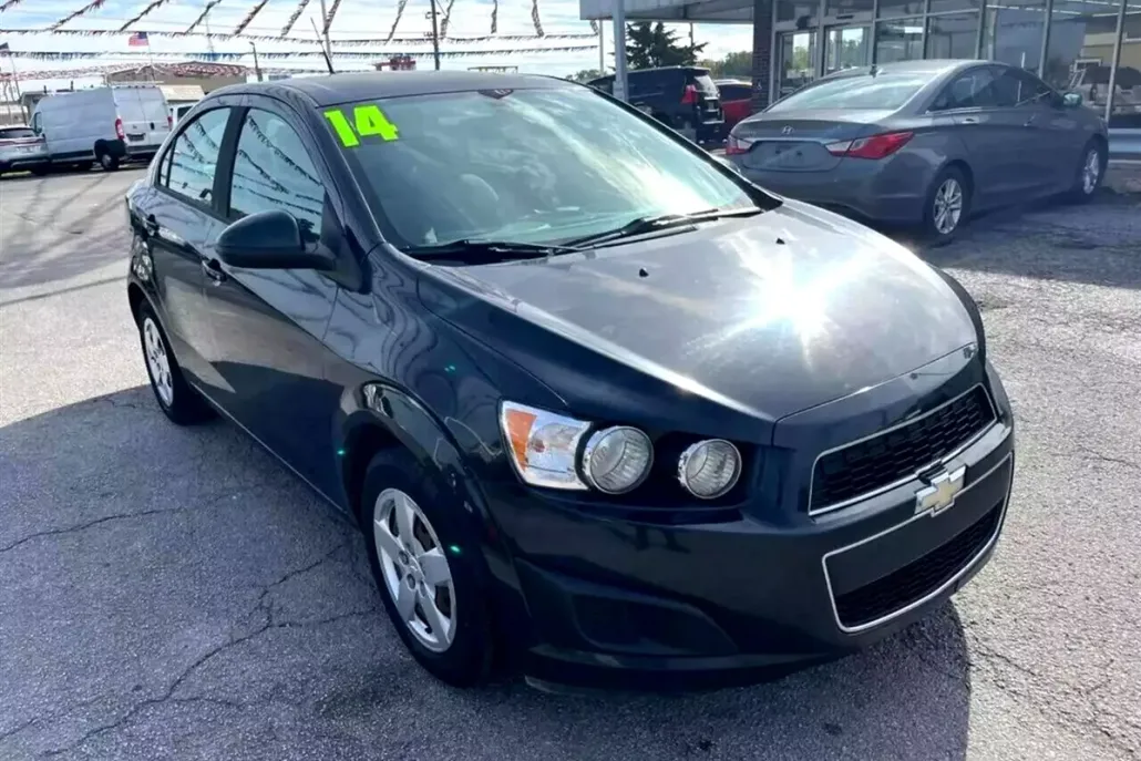 2014 Chevrolet Sonic LS photo 1