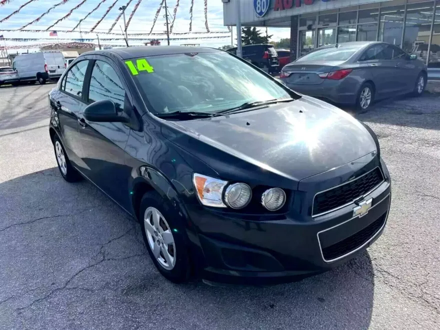 2014 Chevrolet Sonic LS photo 1