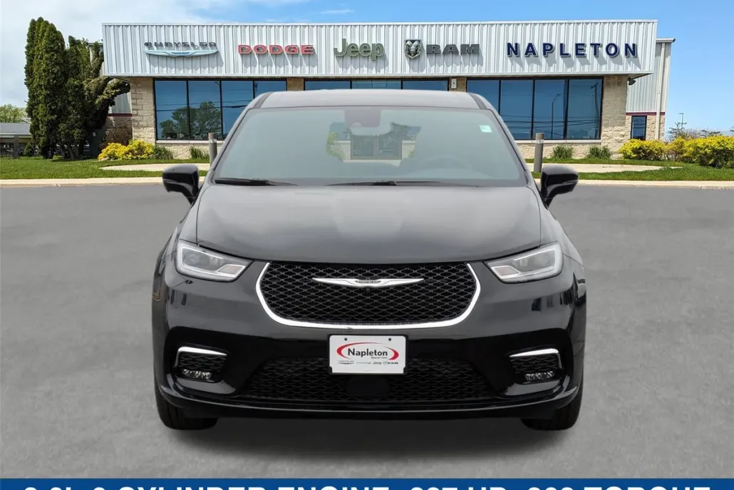 2025 Chrysler Pacifica photo 1