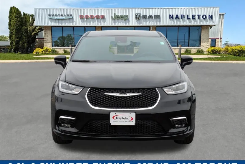 2025 Chrysler Pacifica photo 1
