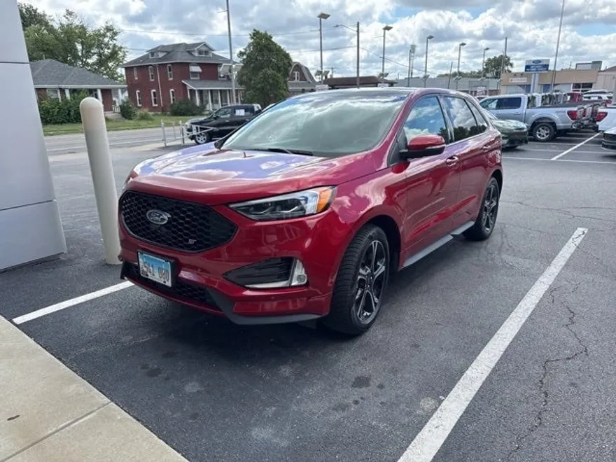 2020 Ford Edge ST photo 1