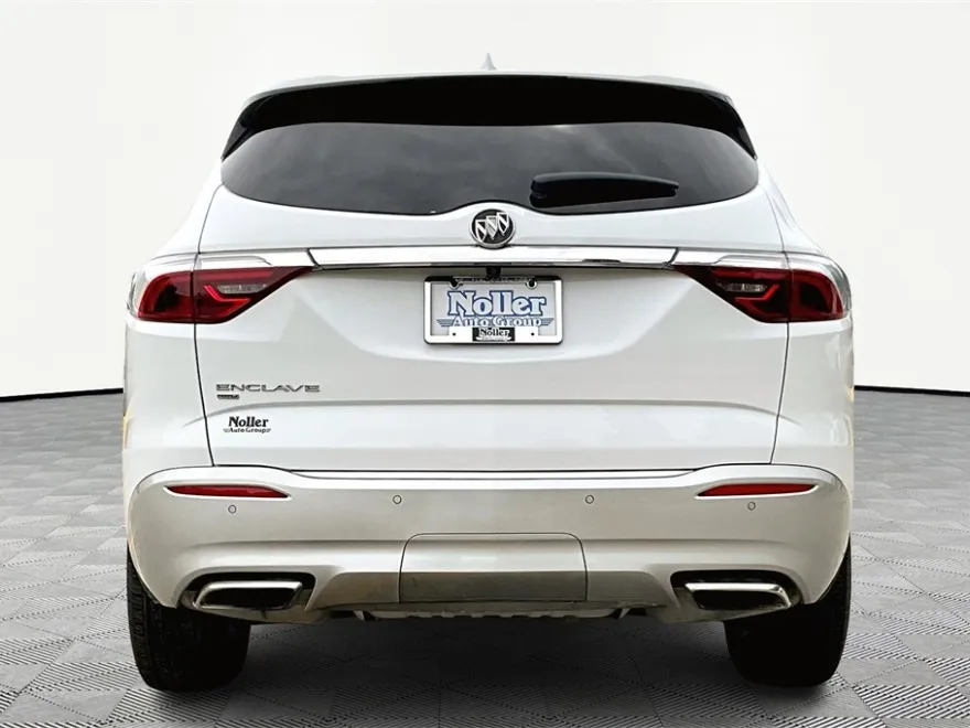2023 Buick Enclave Essence photo 1
