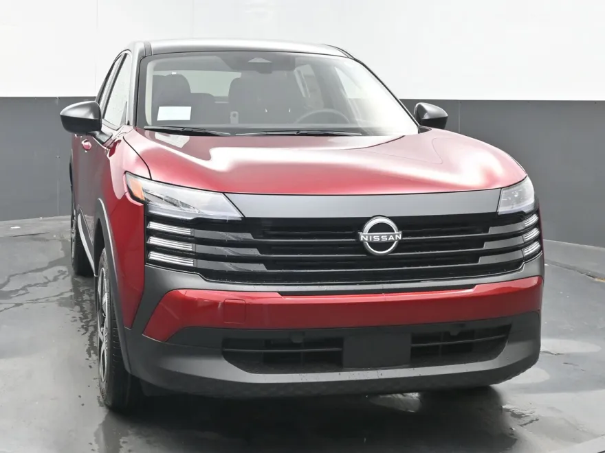 2025 Nissan Kicks SV photo 1