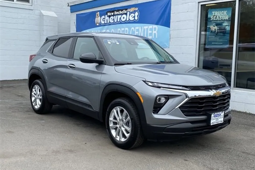 2025 Chevrolet Trailblazer LS photo 1