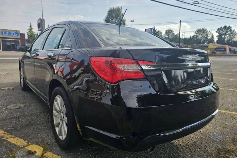 2014 Chrysler 200 Limited photo 1