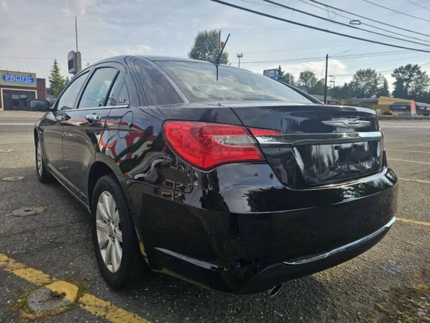 2014 Chrysler 200 Limited photo 1