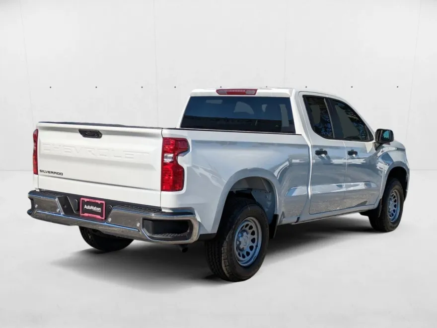2025 Chevrolet Silverado 1500 photo 1