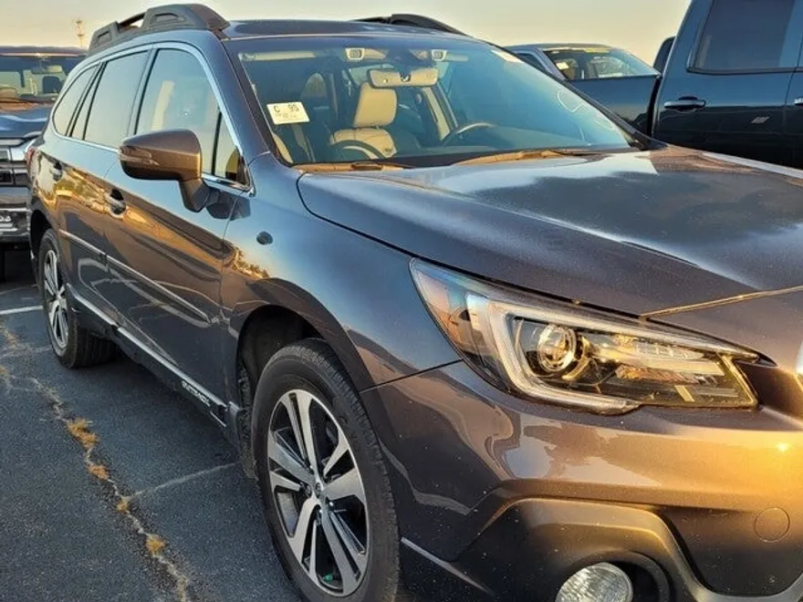 2019 Subaru Outback 2.5i Limited photo 1