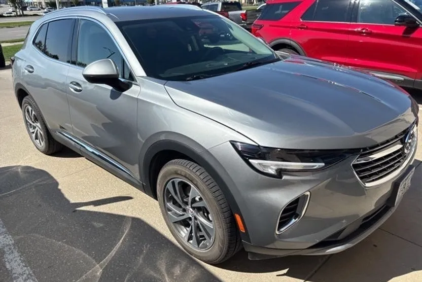 2023 Buick Envision Essence photo 1
