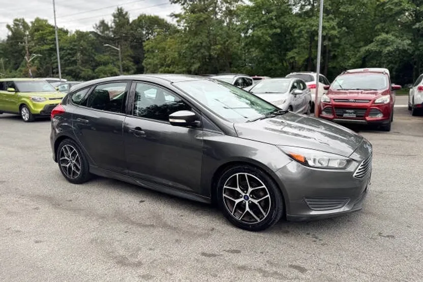 2016 Ford Focus SE photo 1