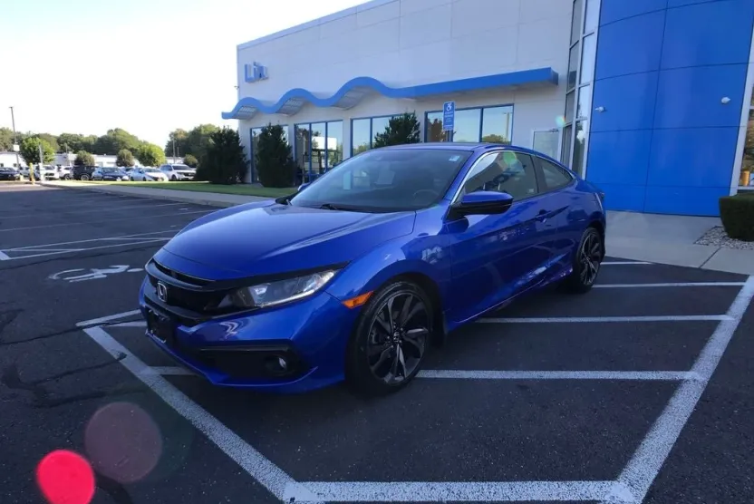2019 Honda Civic Sport photo 1
