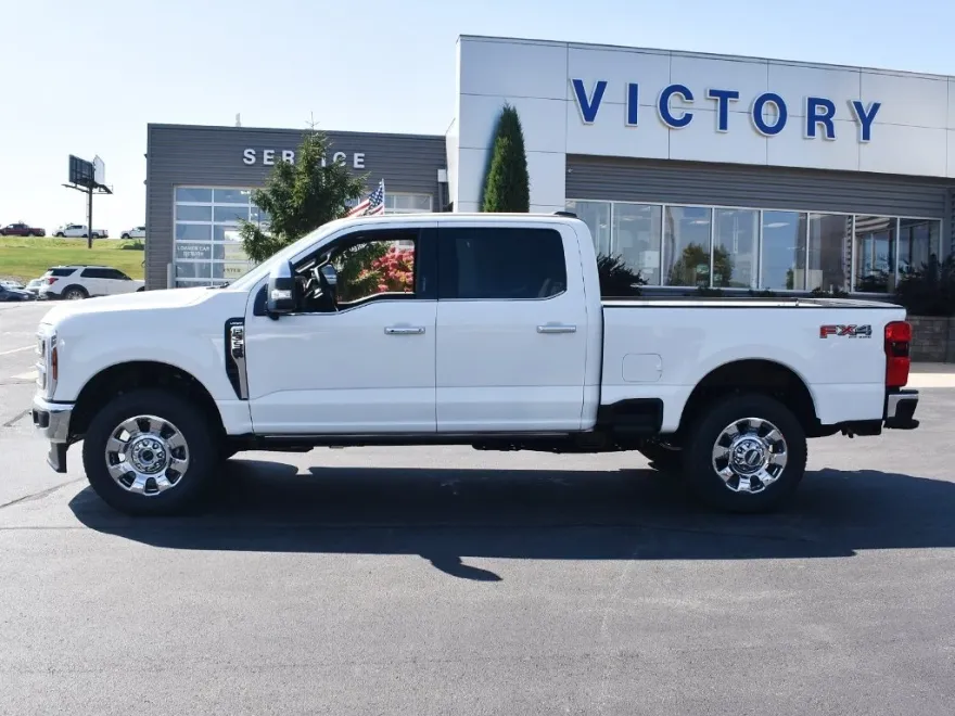 2026 Ford F-350 Lariat photo 1