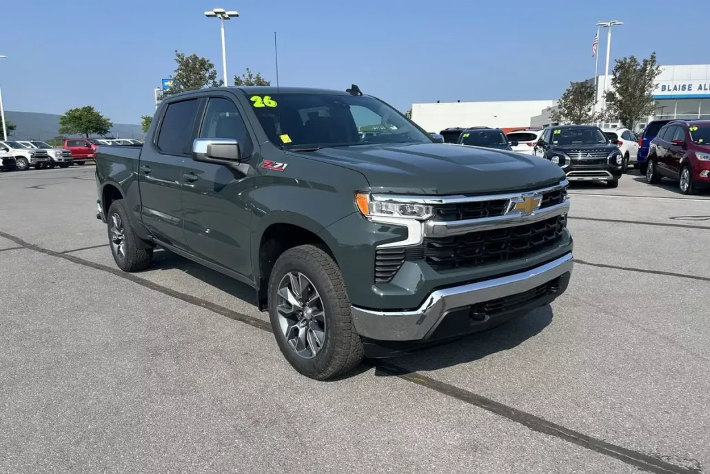 2026 Chevrolet Silverado 1500 LT photo 1