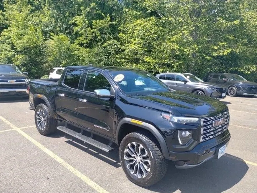 2025 Gmc Canyon Denali photo 1