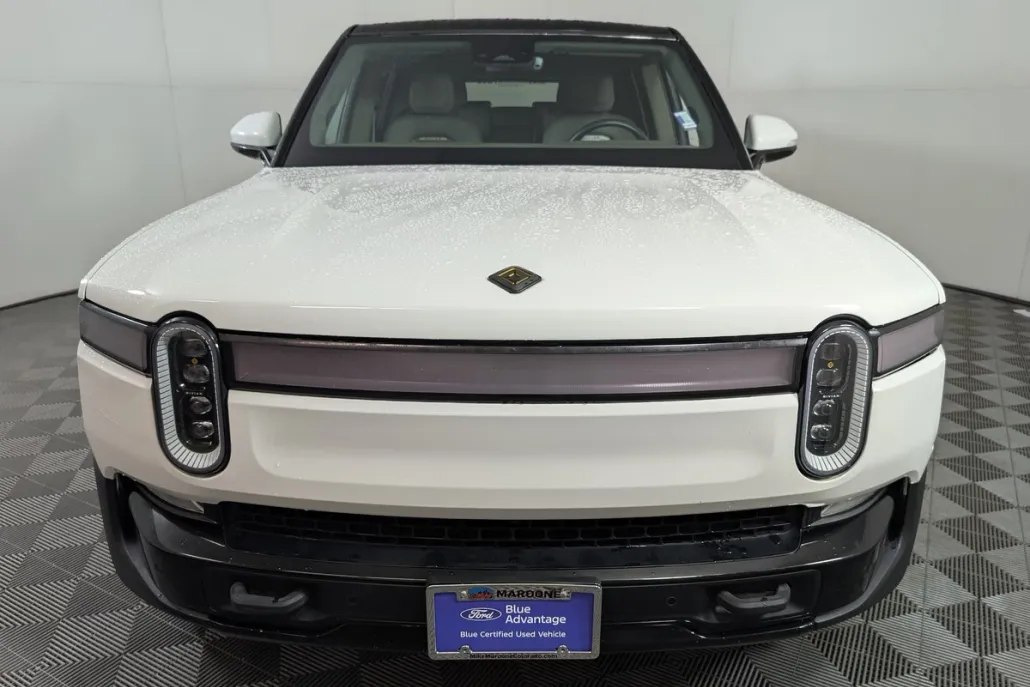 2023 Rivian R1S Adventure photo 1
