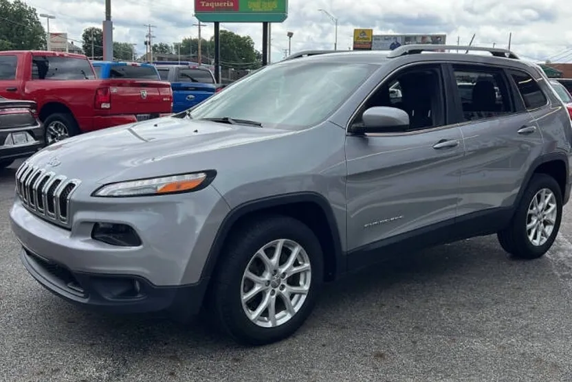 2015 Jeep Cherokee Latitude photo 1