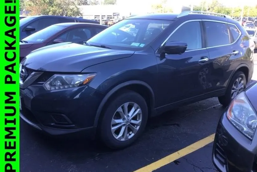 2016 Nissan Rogue SV photo 1