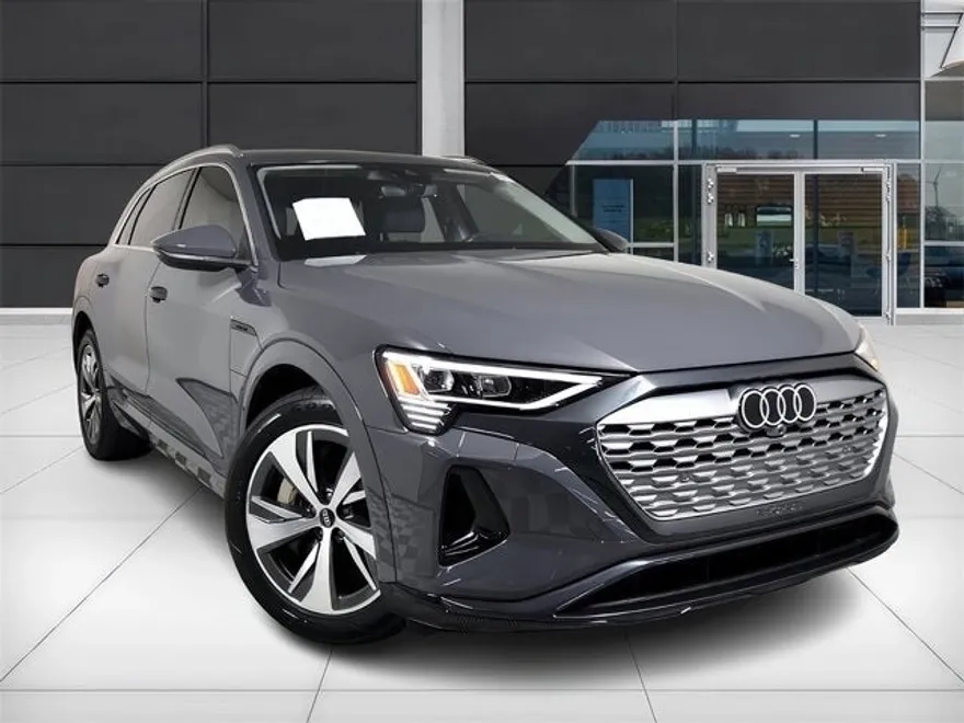 2024 Audi Q8 E-tron Premium photo 1