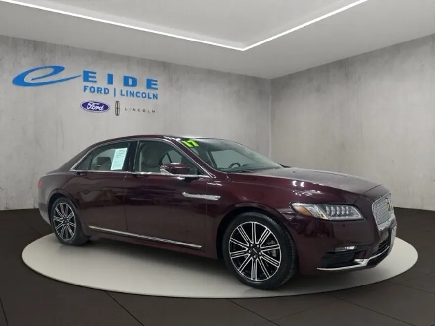2017 Lincoln Continental Reserve photo 1