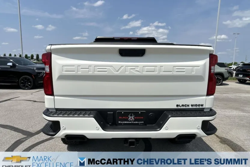 2025 Chevrolet Silverado 1500 High Country photo 1