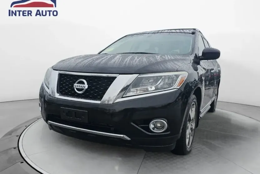 2013 Nissan Pathfinder Platinum photo 1