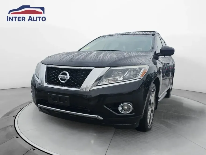 2013 Nissan Pathfinder Platinum photo 1