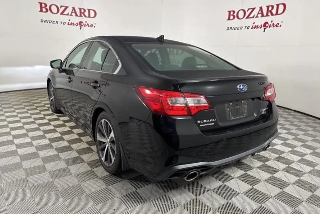 2018 Subaru Legacy 3.6R Limited photo 1