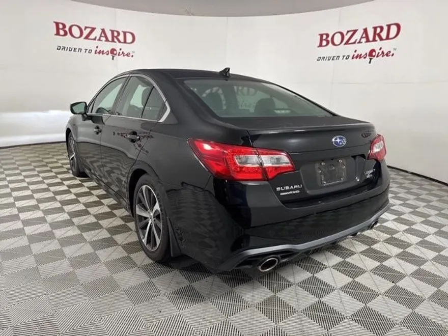 2018 Subaru Legacy 3.6R Limited photo 1