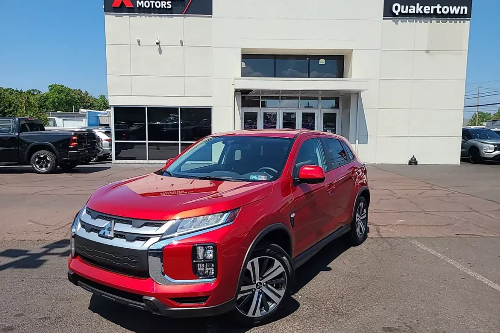 2024 Mitsubishi Outlander Sport ES photo 1