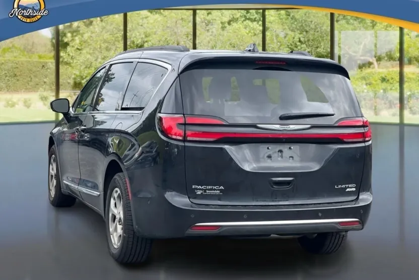 2023 Chrysler Pacifica Limited photo 1
